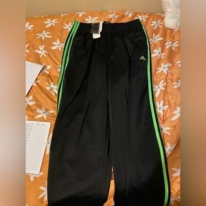 NEW with tags Adidas sweatpants SIZE:M